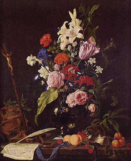 Blumenstrauß in gläserner Vase, Kruzifix und Totenkopf