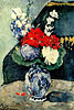 Delfter Vase mit Blumen